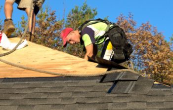 Praca Belgia dekarz za granicą – stabilne zatrudnienie przy dachach płaskich w Waregem